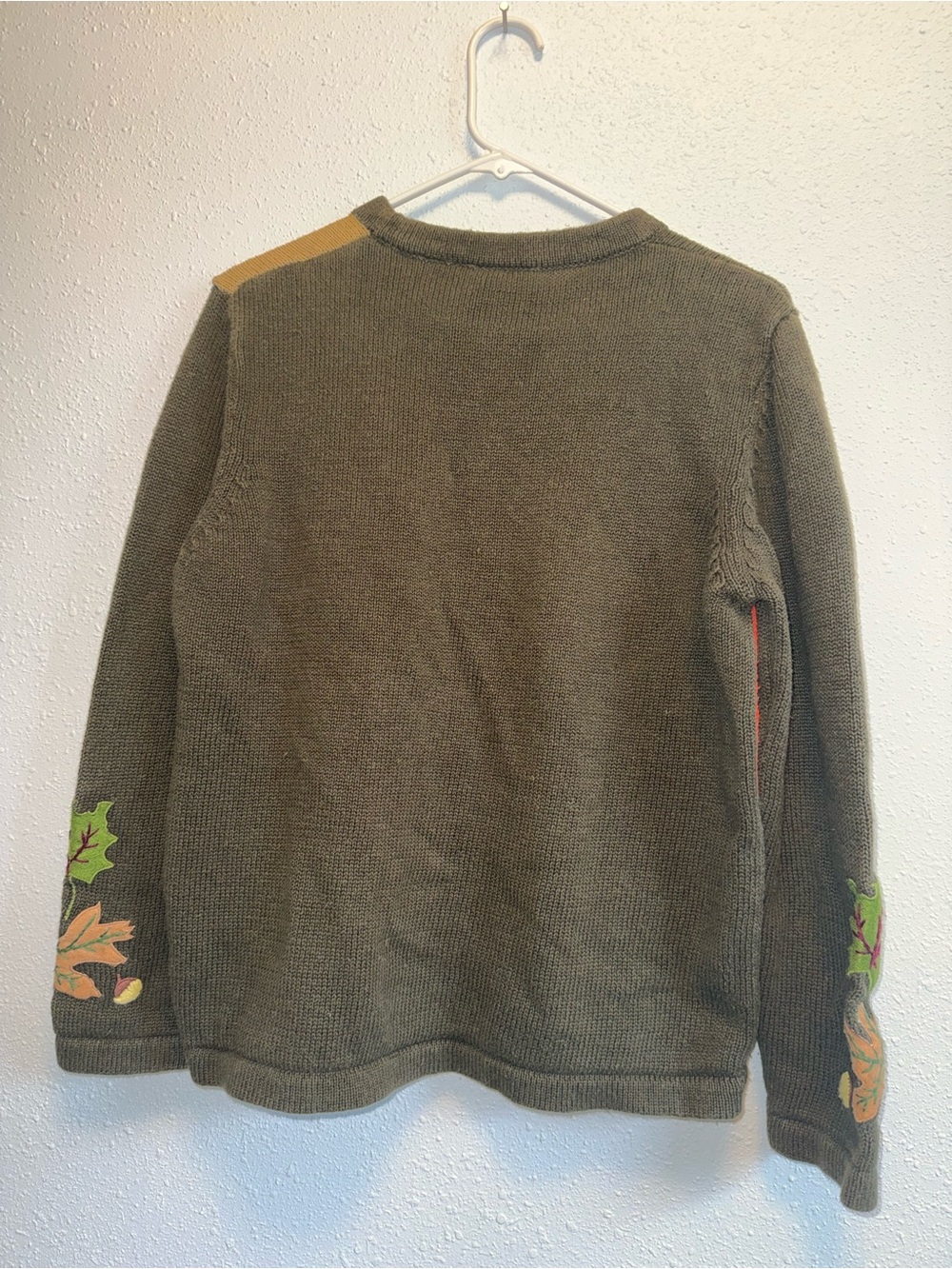 Bobbie Brooks Olive Green Patchwork Leaf Appliqué Crewneck Sweater - Picture 2 of 9